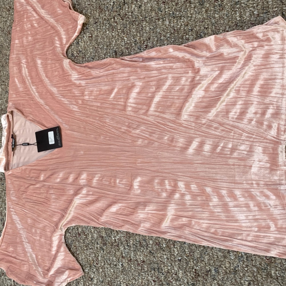 Baby pink velvet party dress by Missguided